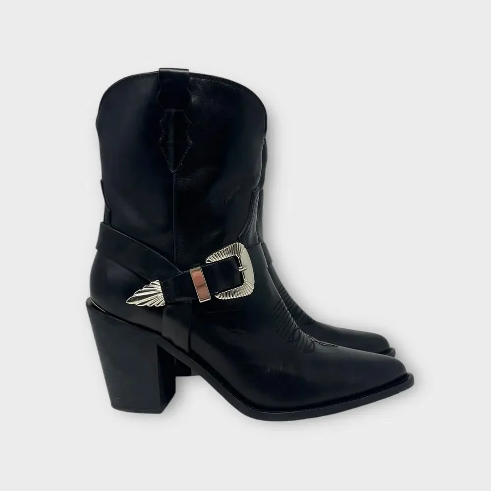 PARTLOW Charlotte Leather Buckle Western Booties In Nero Size 42